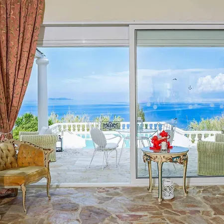 Villa Stella Karousádes