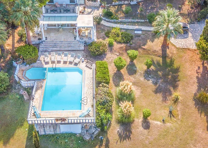Stella Villa Karousádes